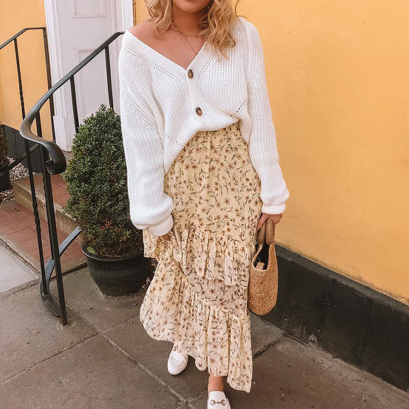 Damen - Übergroße Strickjacke - Tiefer V-Ausschnitt, Knöpfe - Modische Strickmode für jeden Anlass