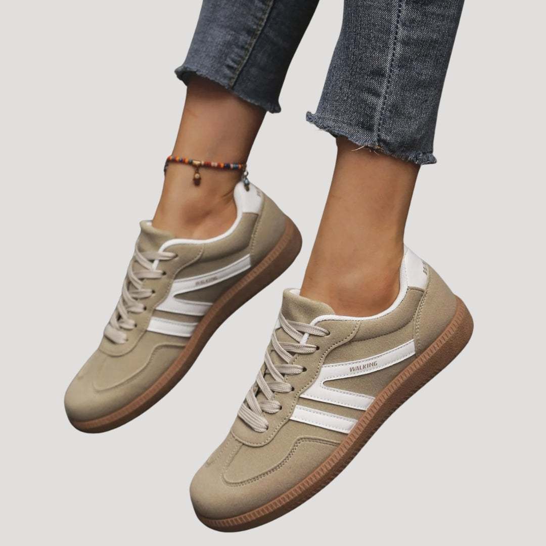 Damen - Lace-Up Sneakers - Langlebiges Material - Streifendetail - Trendige Schuhe für jeden Anlass