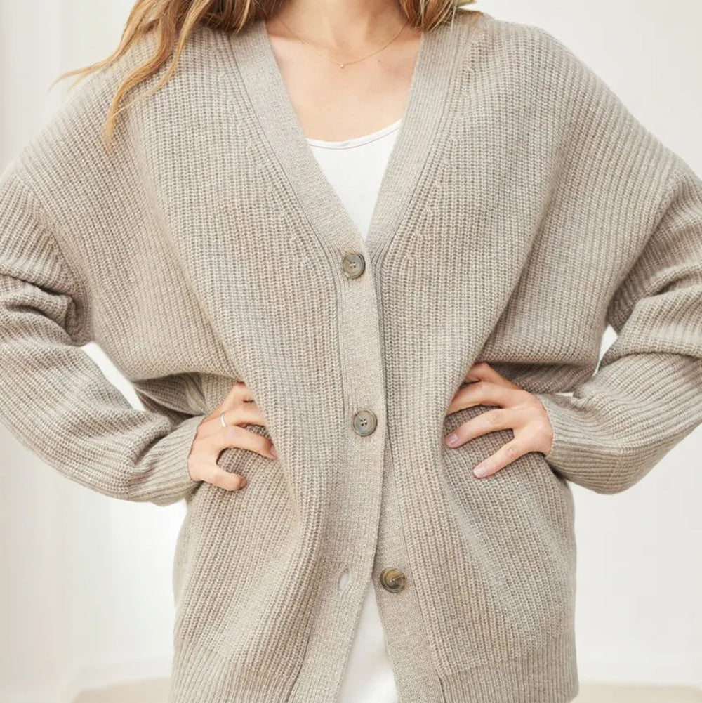 Damen - Gemütliche Strickjacke - Übergröße - Rippenstrick - Bequeme Mode für kalte Tage