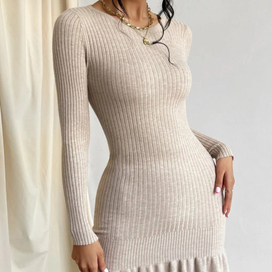 Damen - Strickkleid - Geraffter Saum & Rippenmuster - Modisches Strickdesign für jeden Anlass