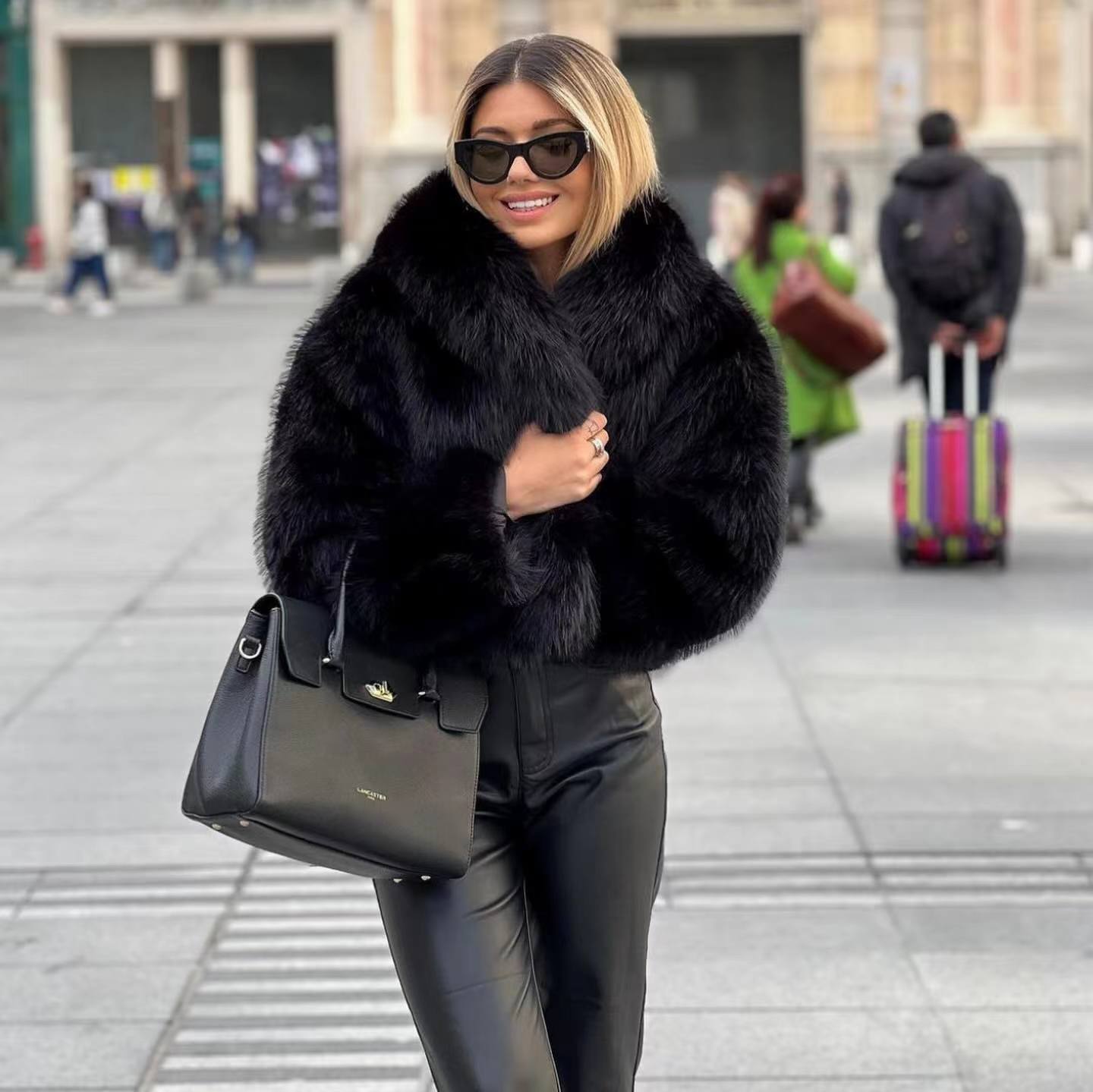 Damen - Winterjacke - Kunstpelz - Stylische, warme Oberbekleidung - Perfekt für kalte Tage