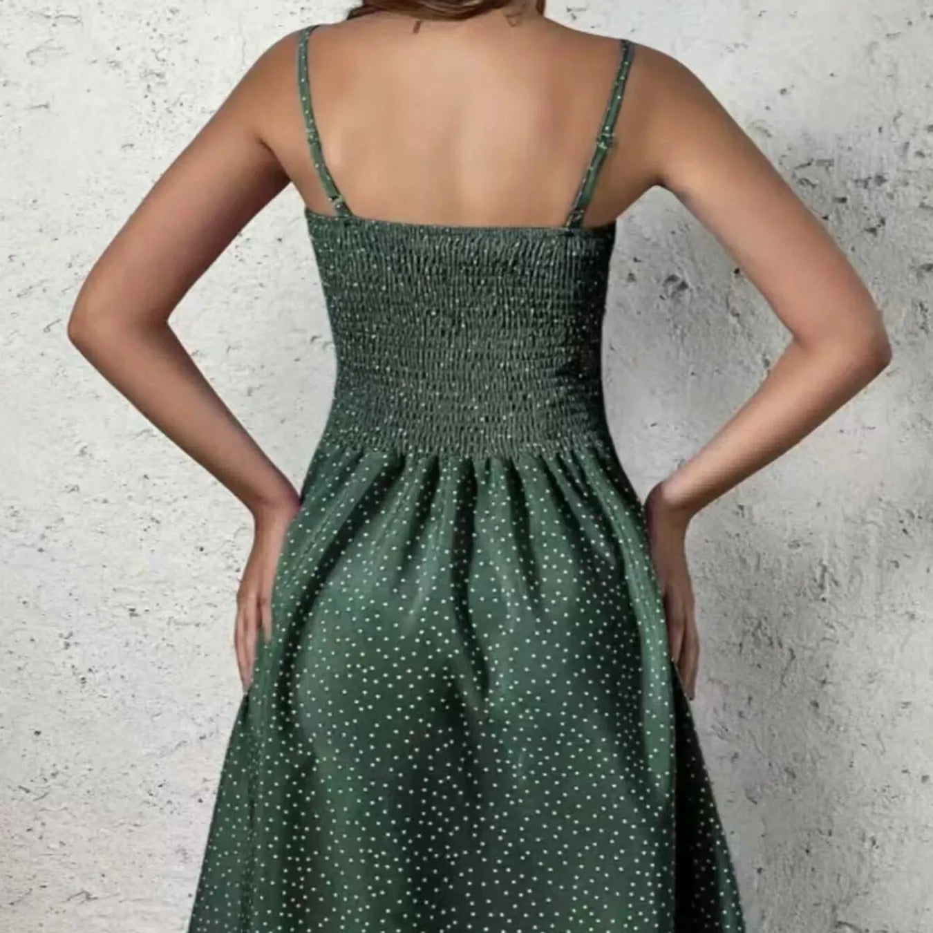 Damen - Gesmoktes Cami-Kleid - Polyester - Quadratischem Ausschnitt - Bequem und stilvoll für jeden Anlass