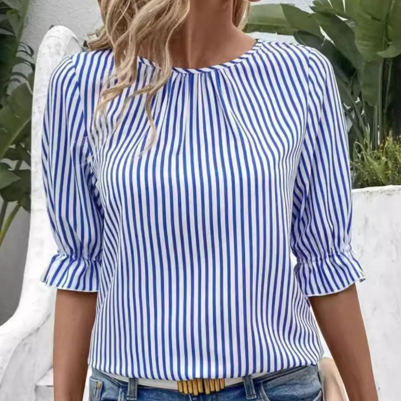 Damen - Gestreifte Freizeitbluse - Polyester - Rundhalsausschnitt, halbe Ärmel - Bequeme und stilvolle Bluse
