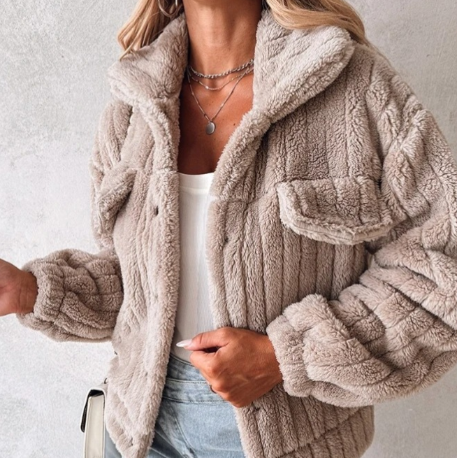 Damen - Kurzer Teddy Mantel - Warm und Gemütlich - Idealer Begleiter für die kalte Jahreszeit