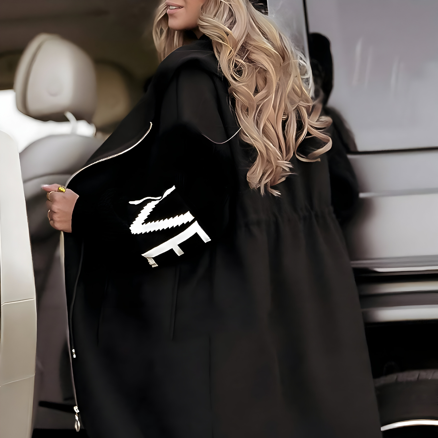 Eleganter Damenmantel mit Kapuze - Stilvolle warme Schicht für kalte Tage - Modischer Wintermantel