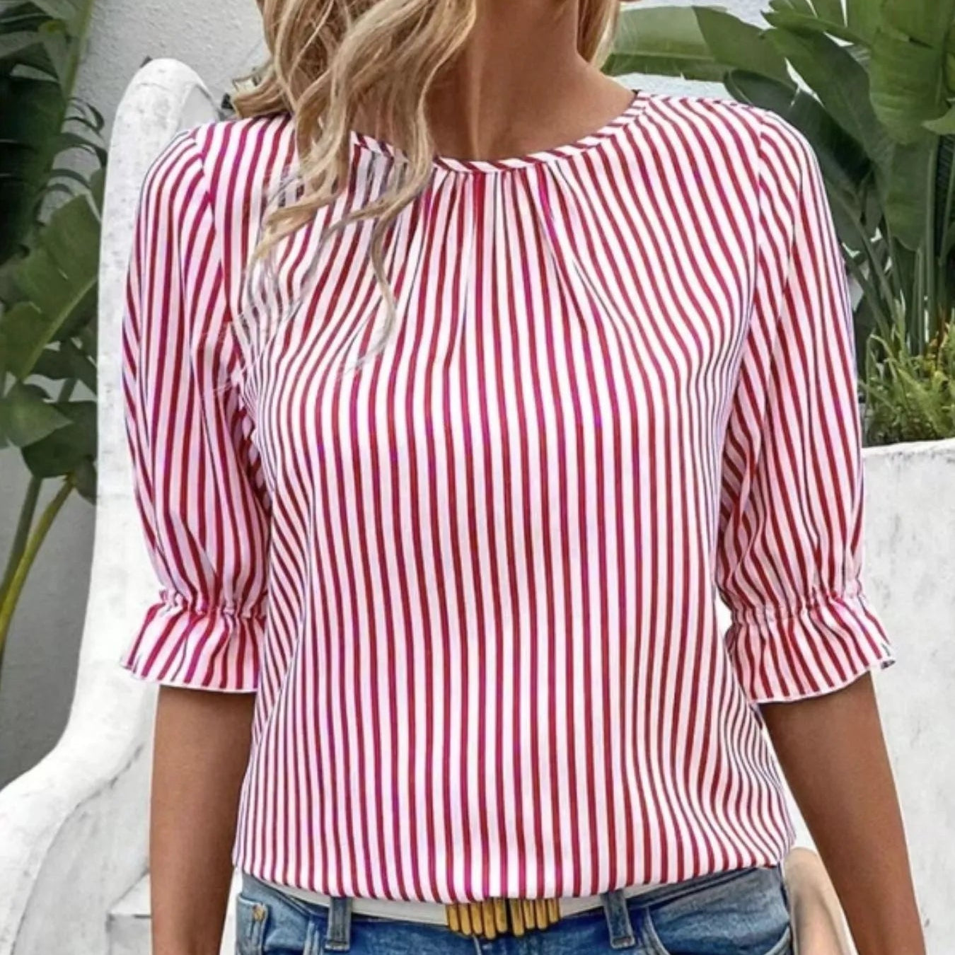 Damen - Gestreifte Freizeitbluse - Polyester - Rundhalsausschnitt, halbe Ärmel - Bequeme und stilvolle Bluse