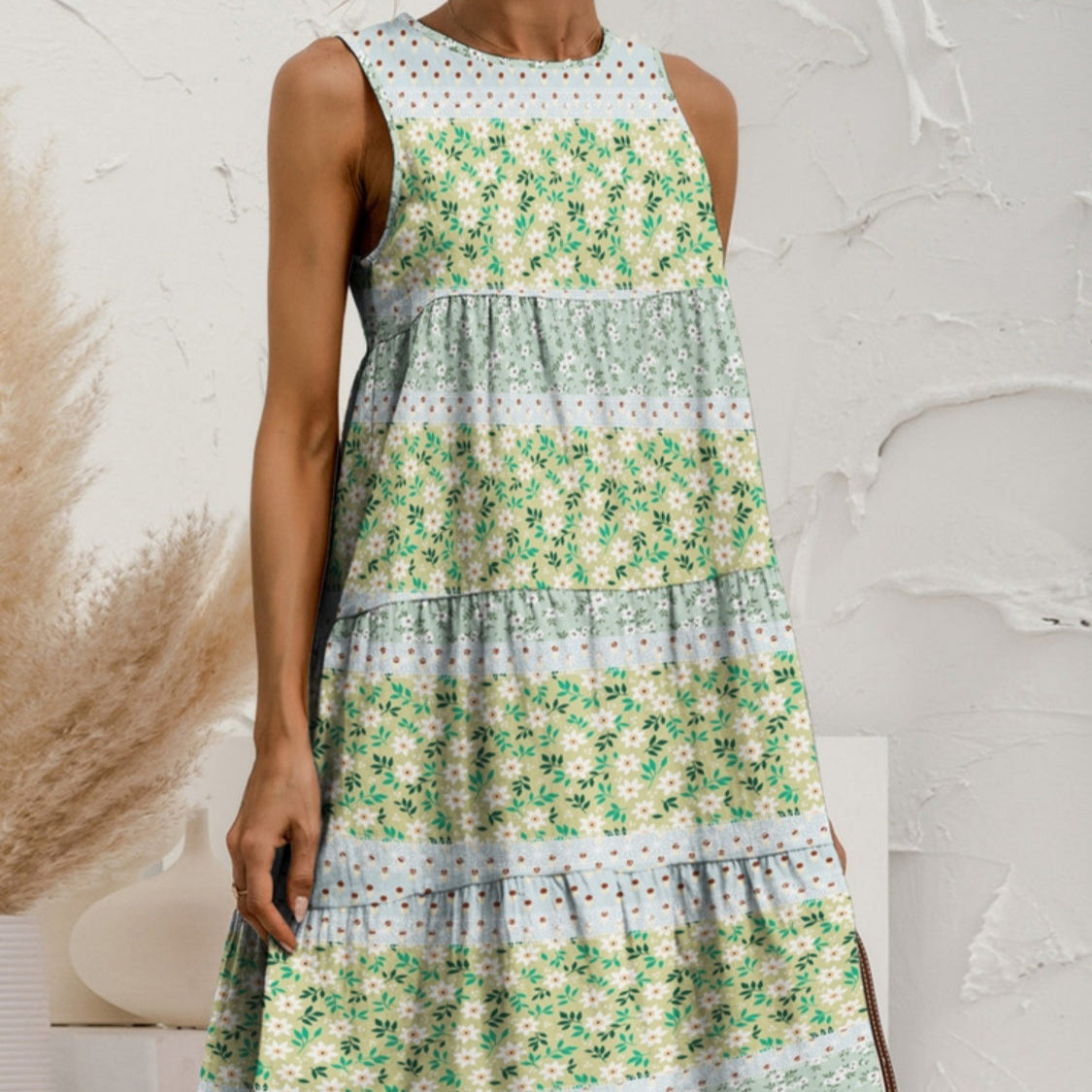 Damen - Gestuftes ärmelloses Kleid - Stoffmischung - Rundhalsausschnitt - Casual Chic für stilvolle Anlässe