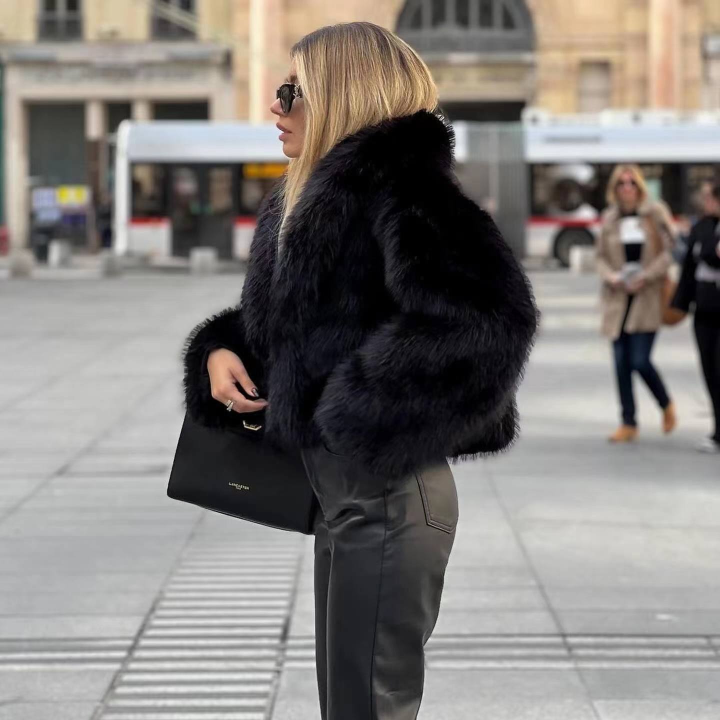 Damen - Winterjacke - Kunstpelz - Stylische, warme Oberbekleidung - Perfekt für kalte Tage