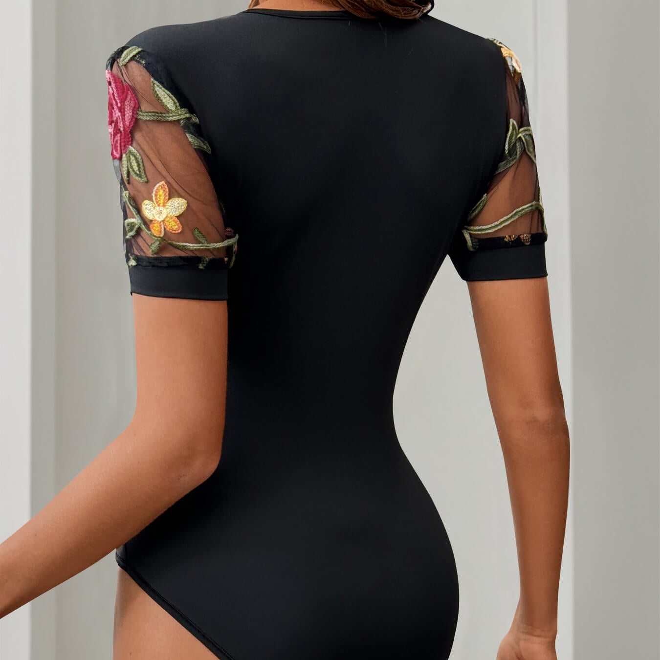 Damen - Blumen Bestickter Bodysuit - Hochwertiges Material - Stretch-Stoff für jeden Anlass - Trendy und vielseitig
