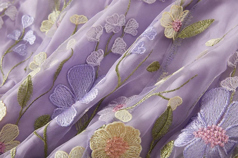 Andrea - Durchsichtiges Maxikleid mit feinen Stickereien