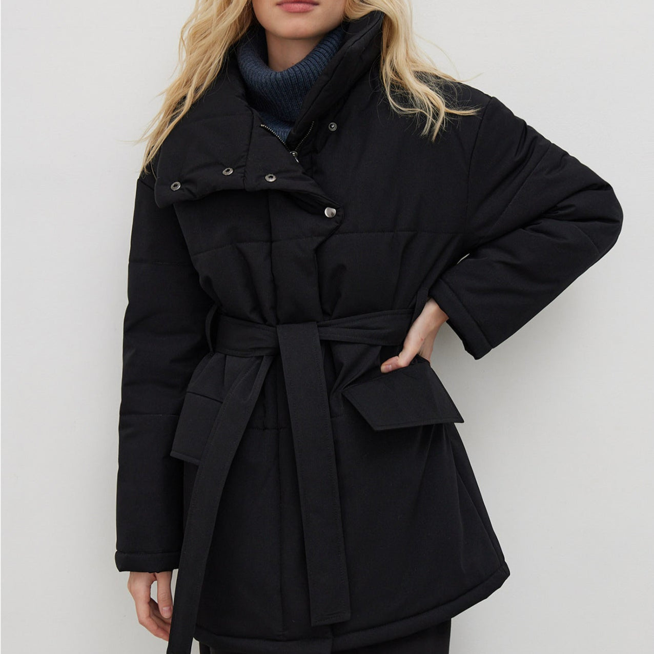 Damen - Gesteppte Baumwolljacke - Übergröße mit Gürtel - Stilvolle und Bequeme Outerwear für jede Gelegenheit