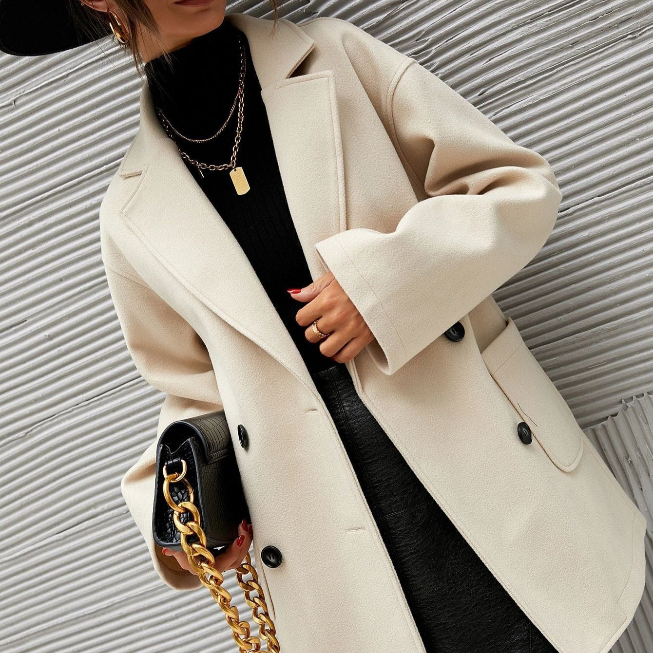 Damen - Eleganter Wollmantel - Legere Passform - Zweireiher für stilvolle Herbst- und Winterlooks