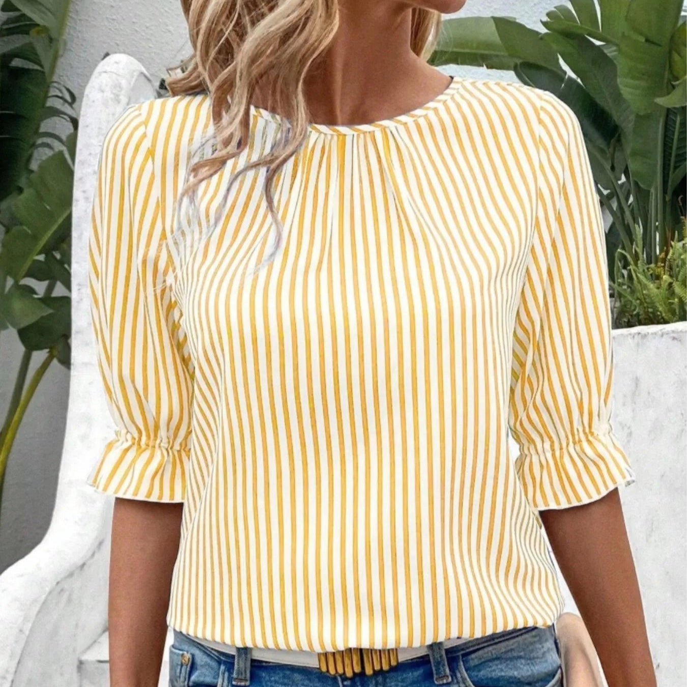 Damen - Gestreifte Freizeitbluse - Polyester - Rundhalsausschnitt, halbe Ärmel - Bequeme und stilvolle Bluse