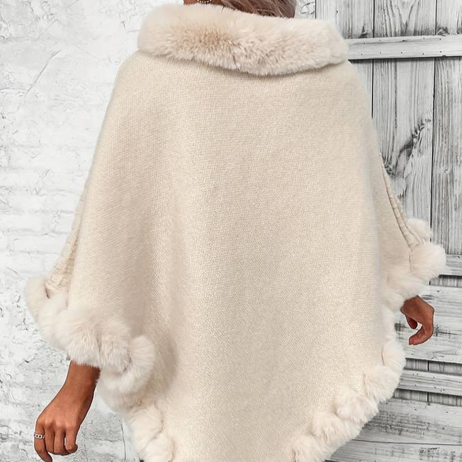 Damen - Flauschiger Beigefarbener Poncho - Rautenmuster - Stilvolles und Gemütliches Accessoire